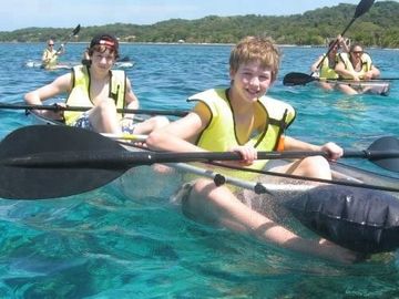 페달과 좌석을 가진 1개의 호수 카누 제트기를 낚시질하는 튼튼한 명확한 플라스틱 카약